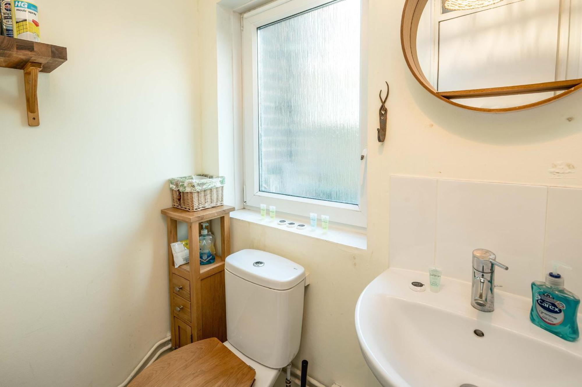 20 Percent Off -Mobile Rate Deals-Genius Deals-City Center Londonbridge Apartment With Parking-Wifi-Sleeps7-4Beds-Family! * London